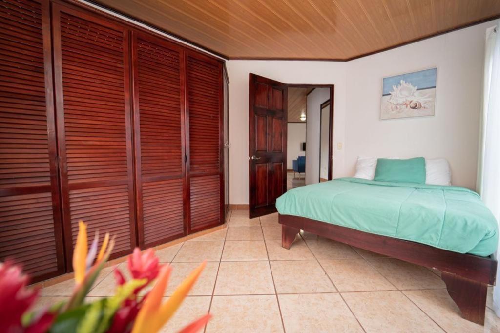 Apartamentos Cristal Quepos Εξωτερικό φωτογραφία