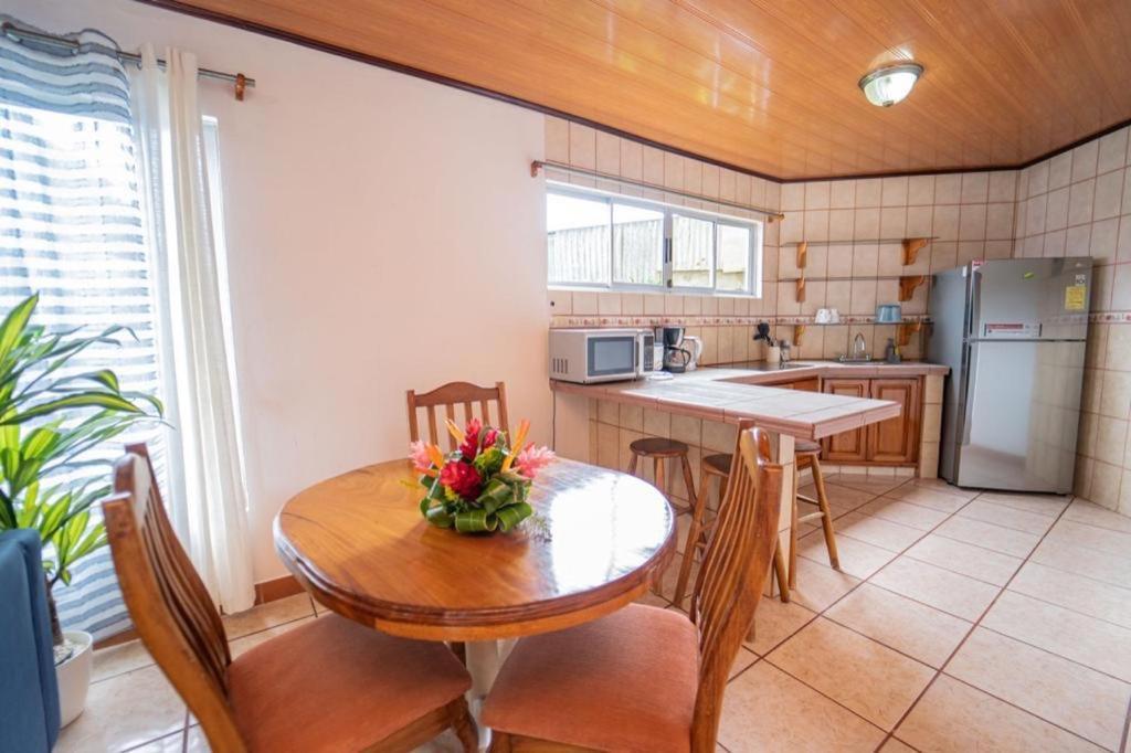 Apartamentos Cristal Quepos Εξωτερικό φωτογραφία